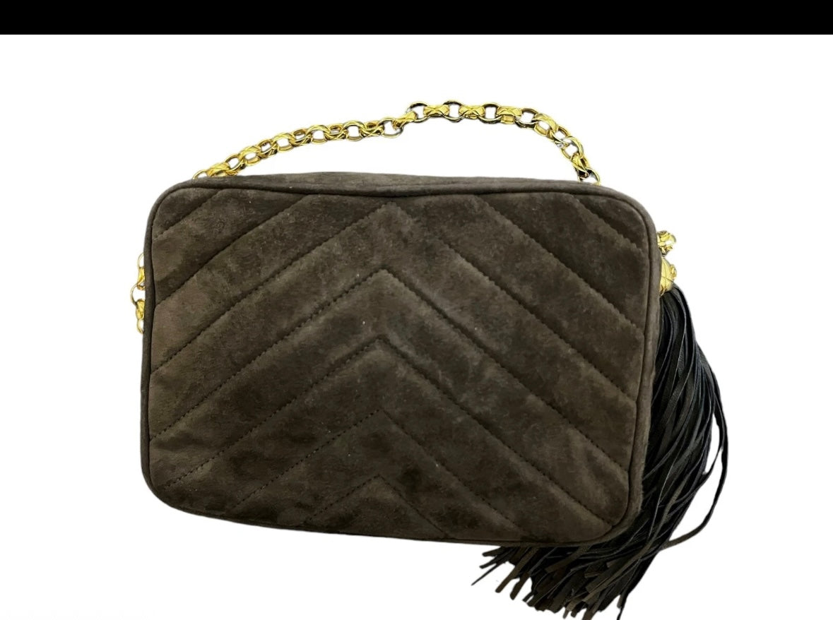 Vintage CHANEL Chevron V-Line Fringe Bijou Chain Shoulder Bag – Brown Suede