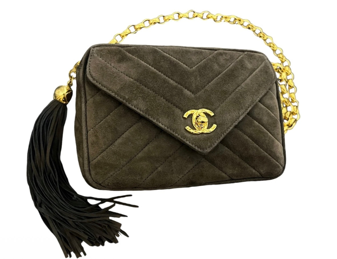 Vintage CHANEL Chevron V-Line Fringe Bijou Chain Shoulder Bag – Brown Suede