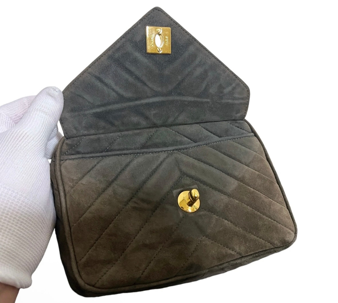 Vintage CHANEL Chevron V-Line Fringe Bijou Chain Shoulder Bag – Brown Suede